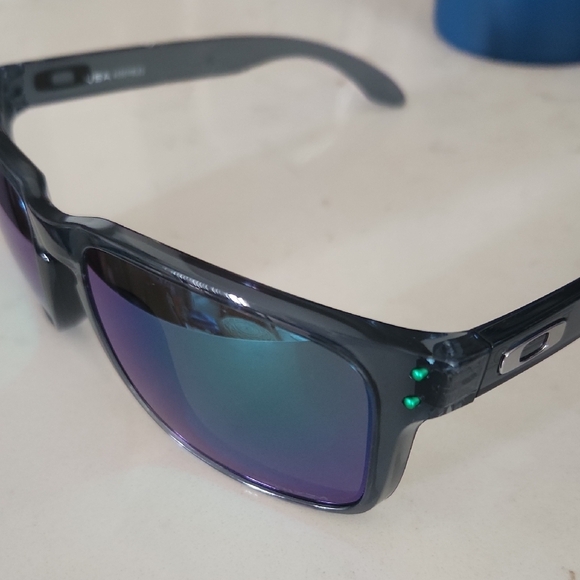 Oakley Black Sport Glasses with Mirrored Lenses Holbrook Model - Picture 1 of 11